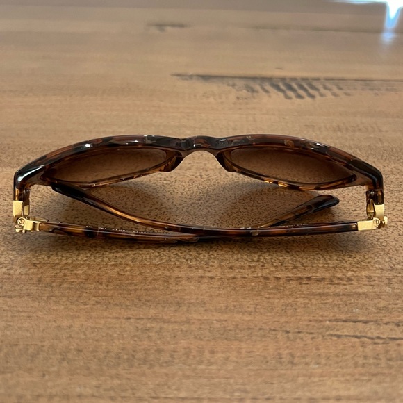 Dolce & Gabbana Sunglasses DG4162P With Case - Picture 4 of 15